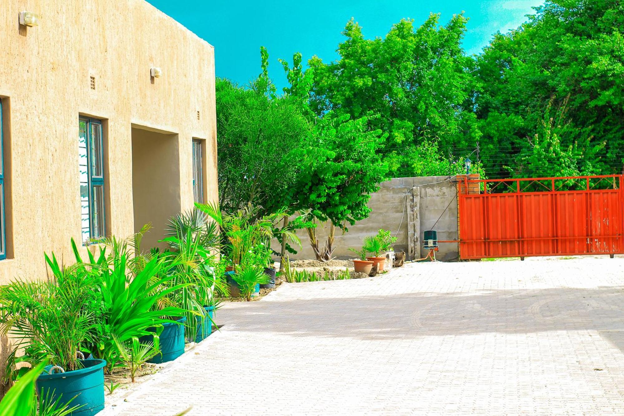 Golentle Home Stay Maun Exterior foto